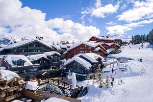 Hotel Le Lana is a luxurious ski-in ski-out retreat blending Savoyard charm with 5-star amenities. Photo: Hotel Le Lana.